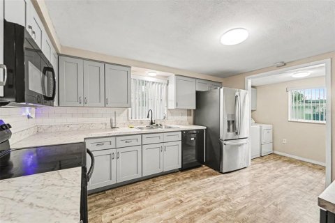 Villa ou maison à vendre à Port Richey, Floride: 3 chambres, 134.52 m2 № 2148759 - photo 11