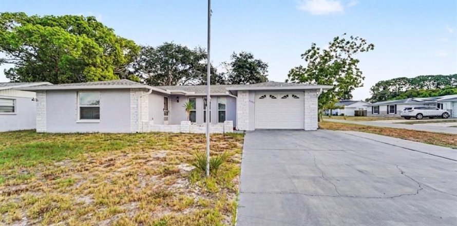 Villa ou maison à Port Richey, Floride 3 chambres, 134.52 m2 № 2148759