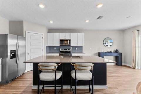 Villa ou maison à louer à Wesley Chapel, Floride: 5 chambres, 242.01 m2 № 2404888 - photo 7