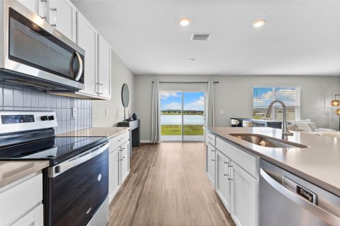 Villa ou maison à louer à Wesley Chapel, Floride: 5 chambres, 242.01 m2 № 2404888 - photo 9