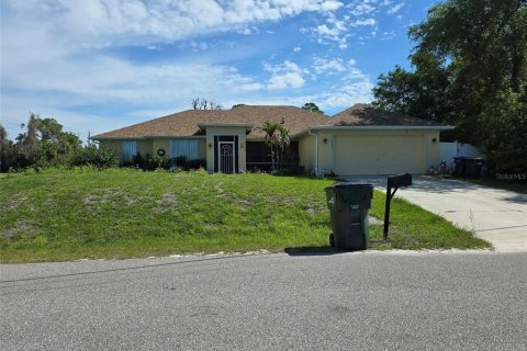 Villa ou maison à North Port, Floride 4 chambres, 208.1 m2 № 2120946