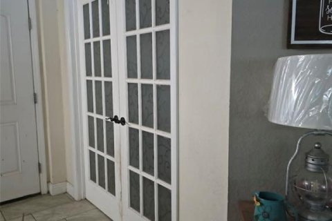 Купить виллу или дом в Норт-Порт, Флорида 9 комнат, 208.1м2, № 2120946 - фото 7