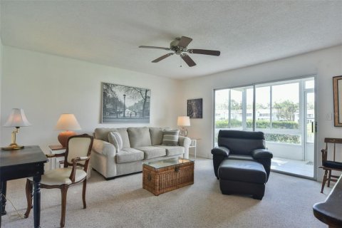 Condo in Ocala, Florida, 2 bedrooms  № 2214379 - photo 7