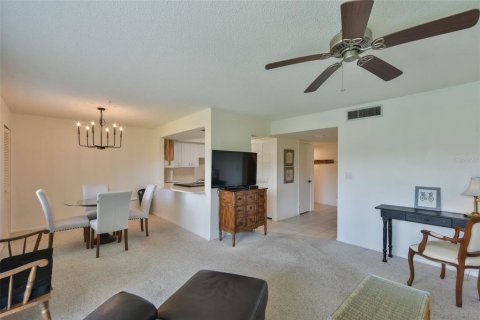 Condo in Ocala, Florida, 2 bedrooms  № 2214379 - photo 9