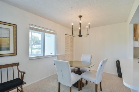 Condo in Ocala, Florida, 2 bedrooms  № 2214379 - photo 11