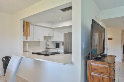 Condo in Ocala, Florida, 2 bedrooms  № 2214379 - photo 10