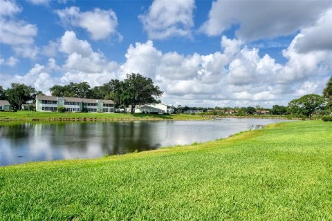 Condo in Ocala, Florida, 2 bedrooms  № 2214379 - photo 4