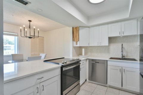 Condo in Ocala, Florida, 2 bedrooms  № 2214379 - photo 12