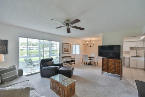 Condo in Ocala, Florida, 2 bedrooms  № 2214379 - photo 8