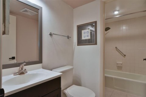 Condo in Ocala, Florida, 2 bedrooms  № 2214379 - photo 18