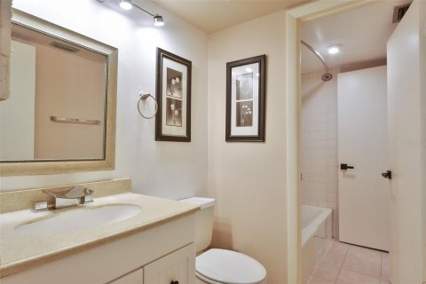 Condo in Ocala, Florida, 2 bedrooms  № 2214379 - photo 23