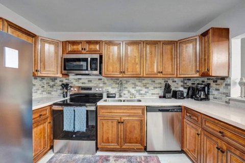 House in Hollywood, Florida 2 bedrooms, 106.28 sq.m. № 2292614 - photo 4