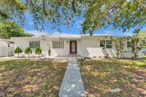 House in Hollywood, Florida 2 bedrooms, 106.28 sq.m. № 2292614 - photo 10