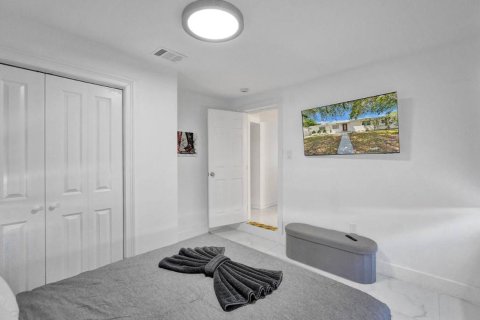 House in Hollywood, Florida 2 bedrooms, 106.28 sq.m. № 2292614 - photo 26