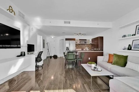 Condominio en alquiler en Miami, Florida, 1 dormitorio, 72.46 m2 № 1980193 - foto 4