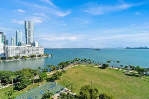 Condominio en alquiler en Miami, Florida, 1 dormitorio, 72.46 m2 № 1980193 - foto 27