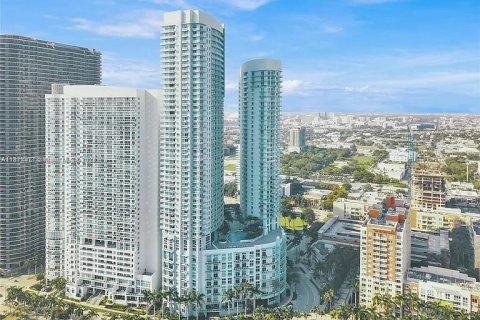 Condominio en alquiler en Miami, Florida, 1 dormitorio, 72.46 m2 № 1980193 - foto 10