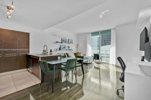 Condominio en alquiler en Miami, Florida, 1 dormitorio, 72.46 m2 № 1980193 - foto 3