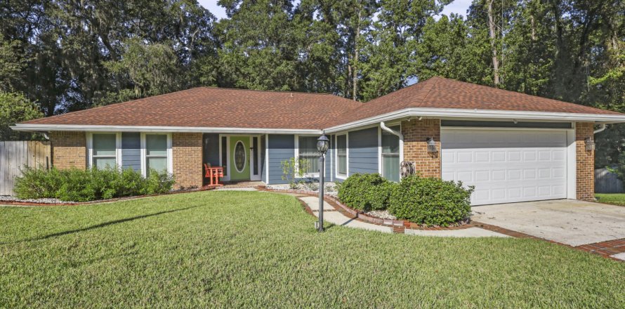 House in Jacksonville, Florida 3 bedrooms, 172.61 sq.m. № 772168