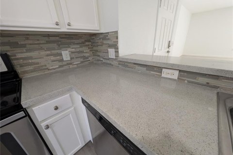 Touwnhouse à vendre à Orlando, Floride: 3 chambres, 156.63 m2 № 2354219 - photo 13