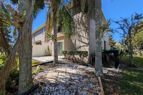 Touwnhouse à vendre à Orlando, Floride: 3 chambres, 156.63 m2 № 2354219 - photo 4