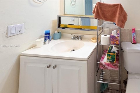 Купить кондоминиум в Майами, Флорида 2 спальни, 107.4м2, № 2034948 - фото 13