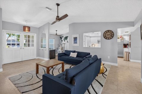 Villa ou maison à vendre à Safety Harbor, Floride: 3 chambres, 168.43 m2 № 2433739 - photo 4