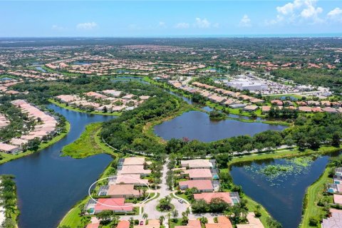 House in Sarasota, Florida 4 bedrooms, 234.21 sq.m. № 2223112 - photo 2