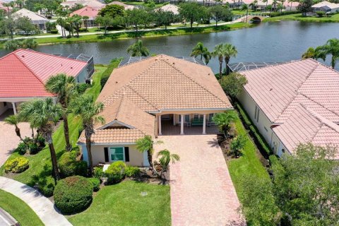 House in Sarasota, Florida 4 bedrooms, 234.21 sq.m. № 2223112 - photo 6