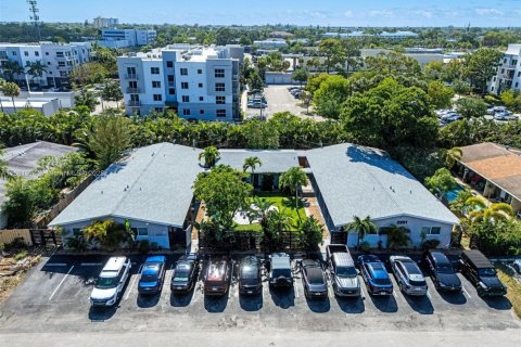 Commercial property in Wilton Manors, Florida 701.51 sq.m. № 2019412