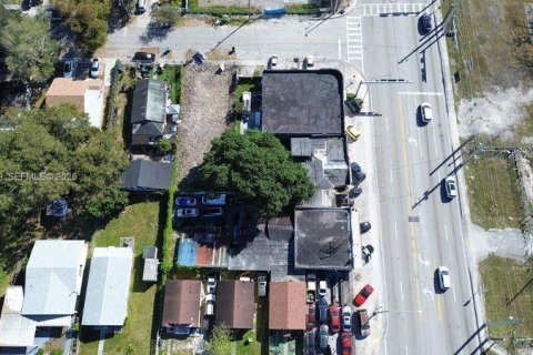 Propiedad comercial en venta en Miami, Florida № 2086112 - foto 8