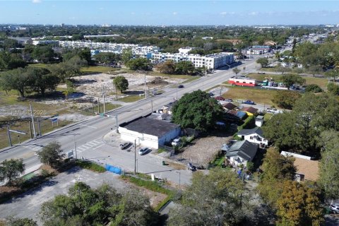 Propiedad comercial en venta en Miami, Florida № 2086112 - foto 10
