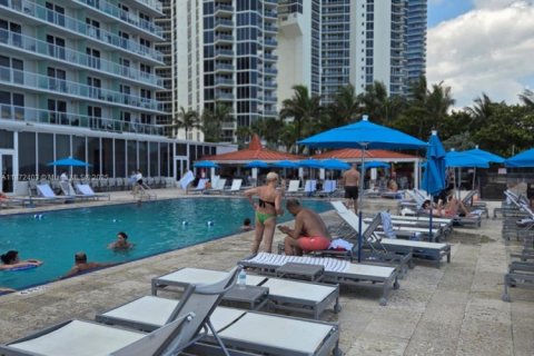 Copropriété à louer à Sunny Isles Beach, Floride: 33.44 m2 № 2036764 - photo 2