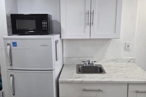 Copropriété à louer à Sunny Isles Beach, Floride: 33.44 m2 № 2036764 - photo 25