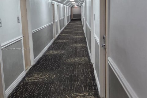 Copropriété à louer à Sunny Isles Beach, Floride: 33.44 m2 № 2036764 - photo 26