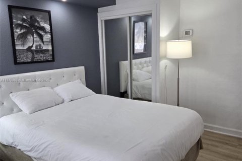 Copropriété à louer à Sunny Isles Beach, Floride: 33.44 m2 № 2036764 - photo 28