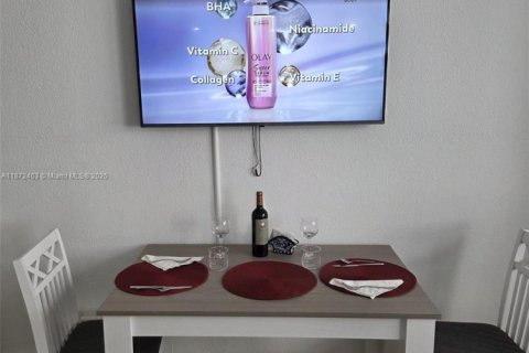 Copropriété à louer à Sunny Isles Beach, Floride: 33.44 m2 № 2036764 - photo 23