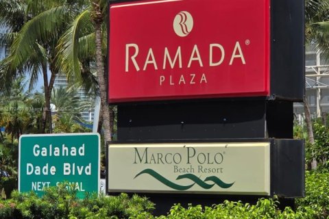 Studio à Condo à Sunny Isles Beach, Floride  № 2036764