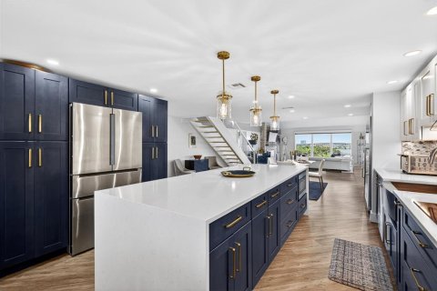 Condo in Daytona Beach, Florida, 3 bedrooms № 2214558 - photo 18