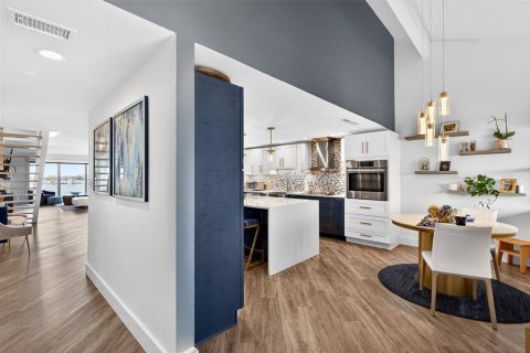 Condo in Daytona Beach, Florida, 3 bedrooms № 2214558 - photo 10
