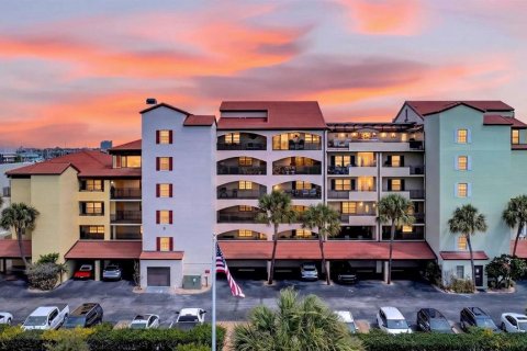 Condo in Daytona Beach, Florida, 3 bedrooms  № 2214558