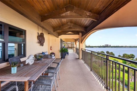 Condo in Daytona Beach, Florida, 3 bedrooms № 2214558 - photo 6