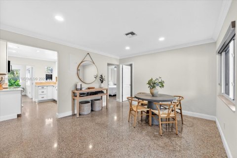 House in Oakland Park, Florida 3 bedrooms, 102.19 sq.m. № 1988798 - photo 6