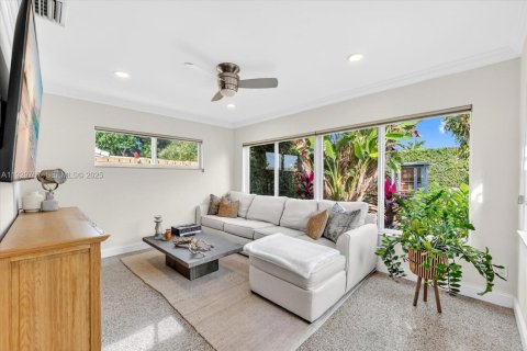 House in Oakland Park, Florida 3 bedrooms, 102.19 sq.m. № 1988798 - photo 3