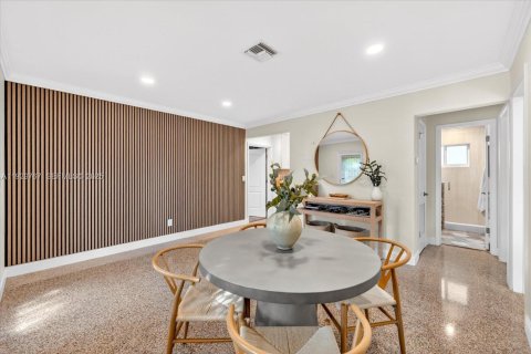 House in Oakland Park, Florida 3 bedrooms, 102.19 sq.m. № 1988798 - photo 4