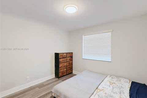 House in Hallandale Beach, Florida 1 bedroom № 2075005 - photo 11
