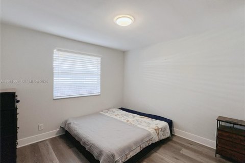 House in Hallandale Beach, Florida 1 bedroom № 2075005 - photo 9