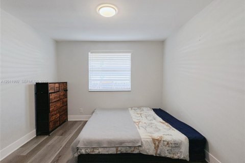 House in Hallandale Beach, Florida 1 bedroom № 2075005 - photo 10