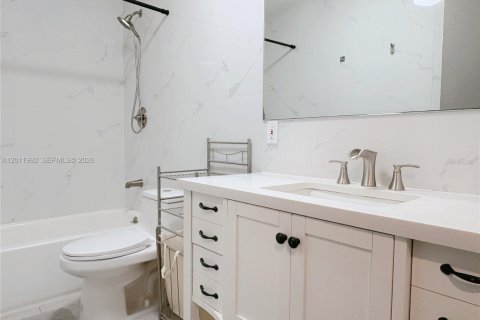 House in Hallandale Beach, Florida 1 bedroom № 2075005 - photo 5