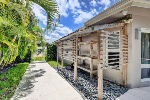 Casa en alquiler en Boca Raton, Florida, 4 dormitorios, 161 m2 № 913485 - foto 1